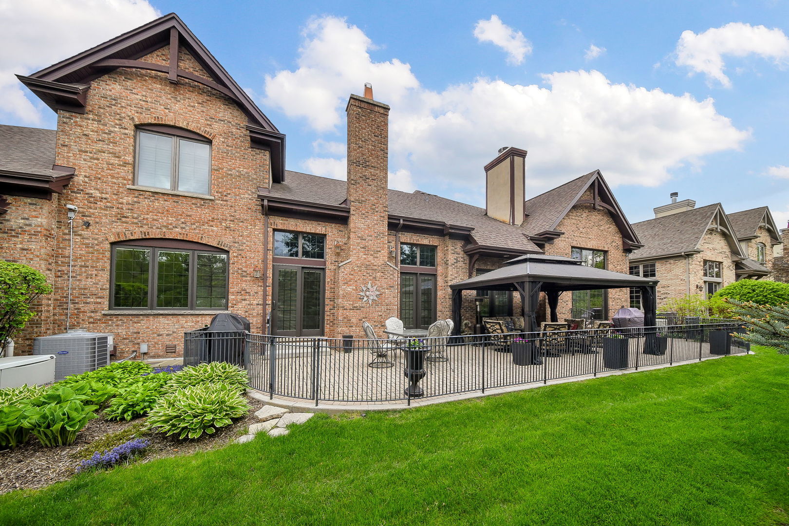 2009 Mackenzie Place Wheaton IL 60187