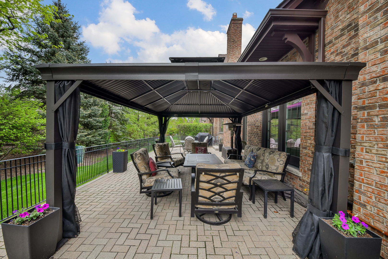 2009 Mackenzie Place Wheaton IL 60187