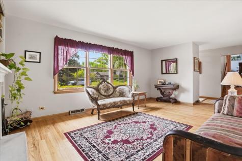 1046 Crane Boulevard Libertyville IL 60048