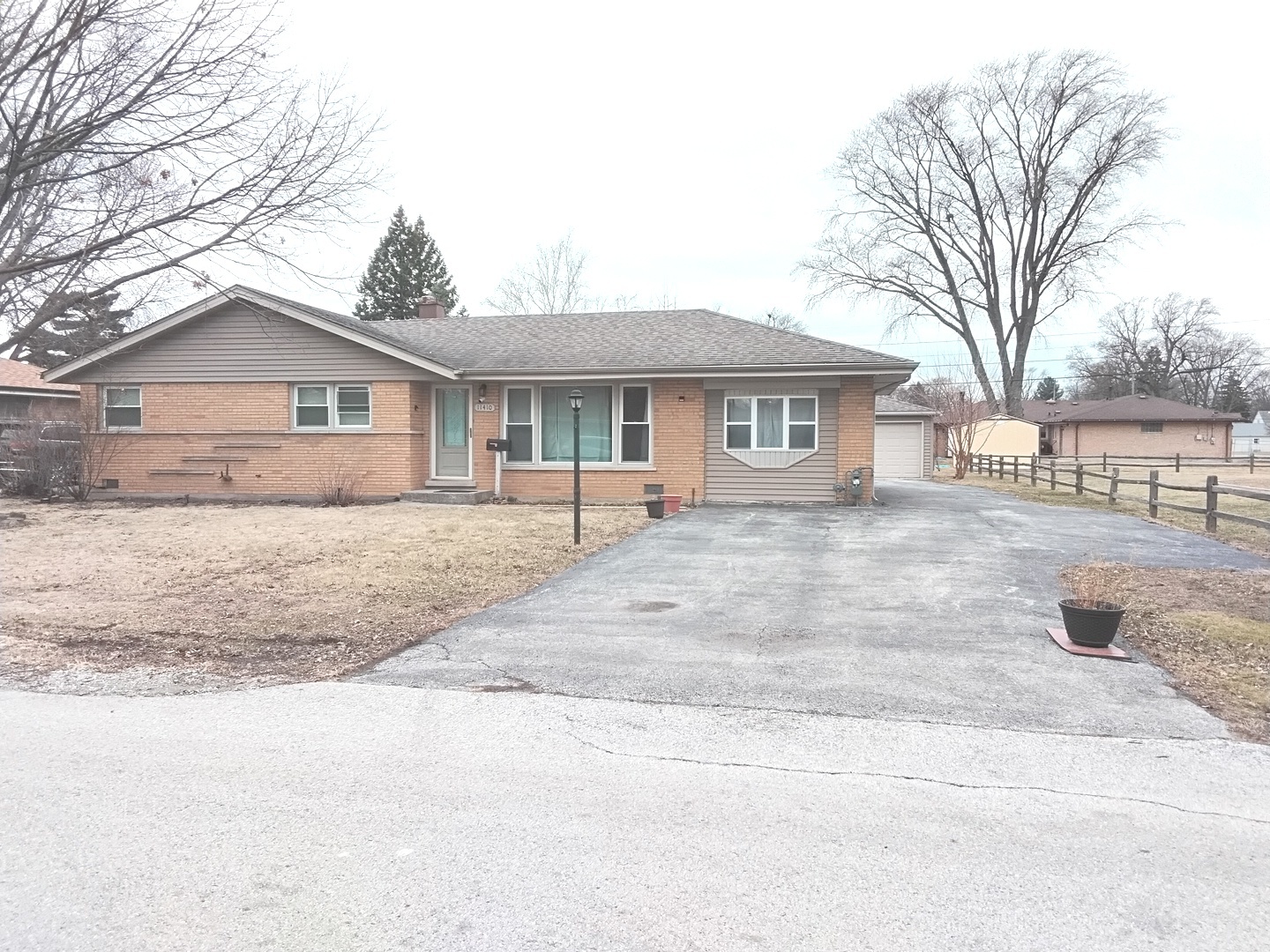 11410 South Neenah Avenue Worth IL 60482