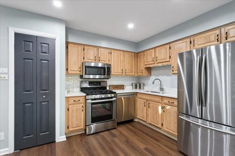 809 Oakton Avenue Romeoville IL 60446