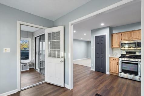809 Oakton Avenue Romeoville IL 60446