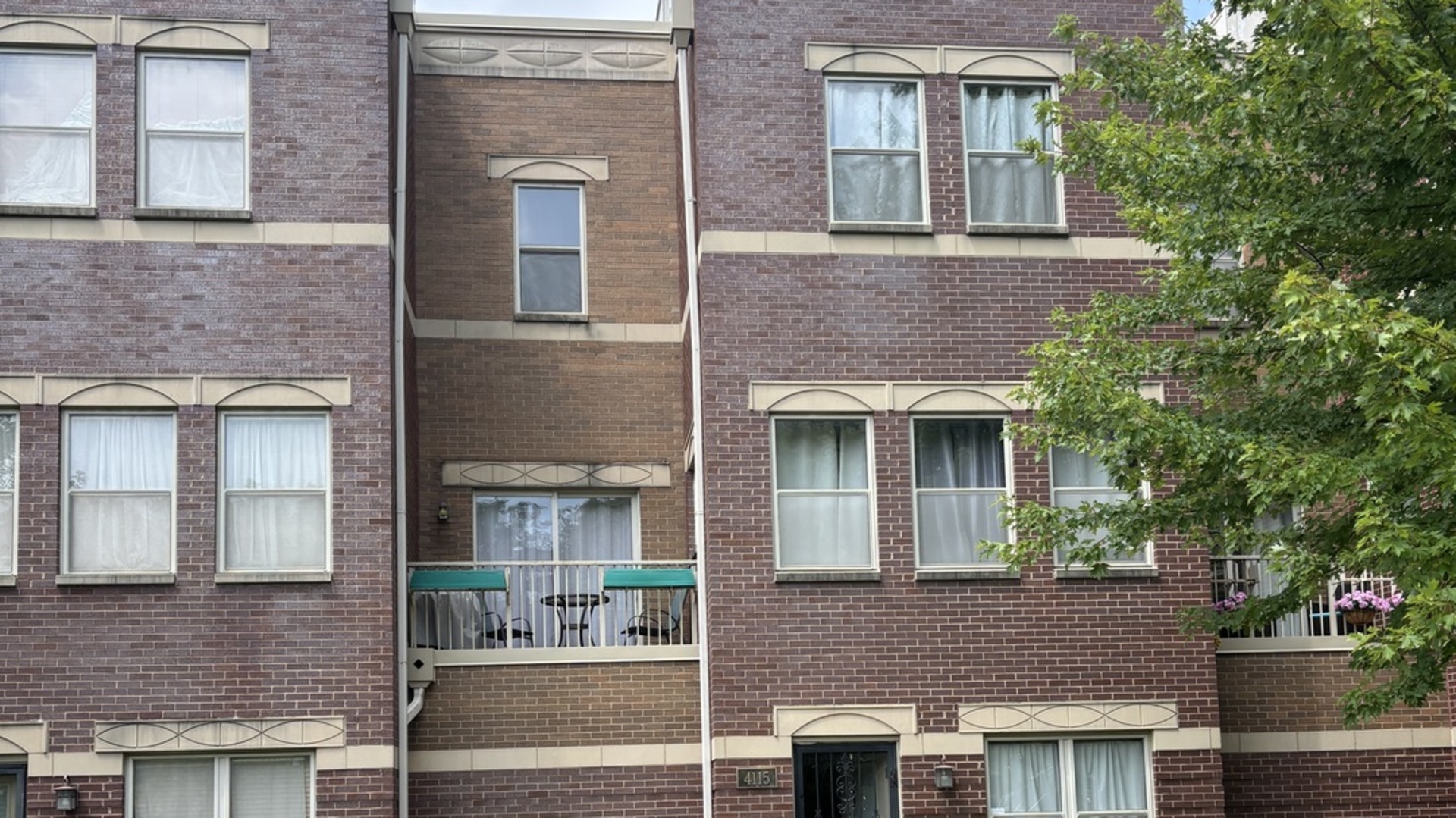 4115 South Maryland Avenue Chicago IL 60638