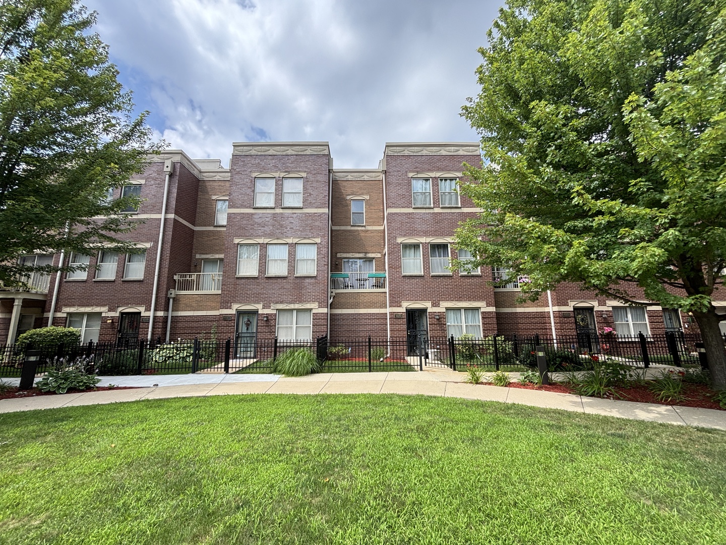 4115 South Maryland Avenue Chicago IL 60638