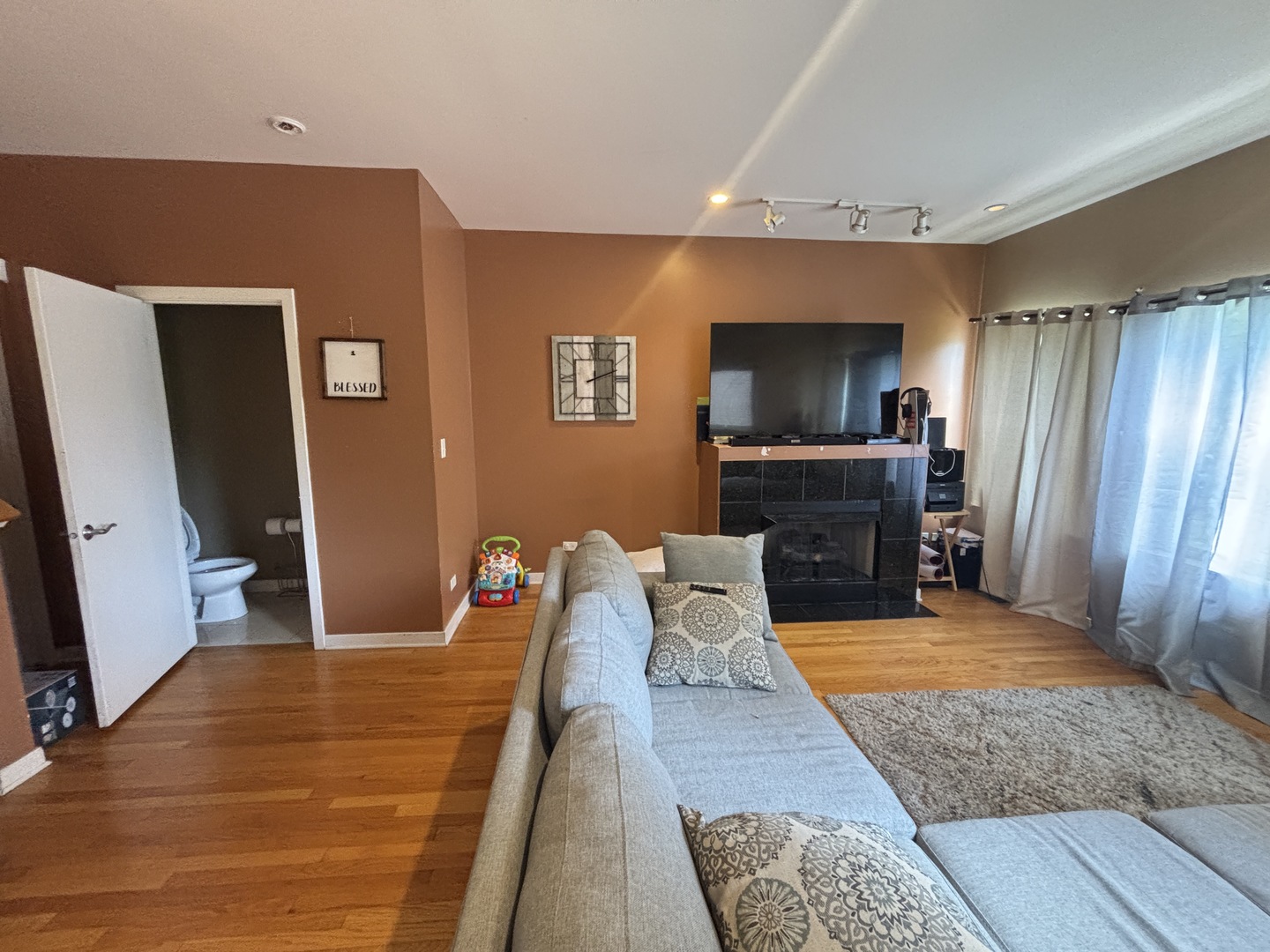 4115 South Maryland Avenue Chicago IL 60638