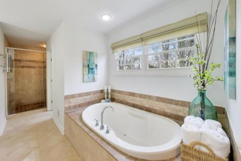 2214 Ash Lane Northbrook IL 60062