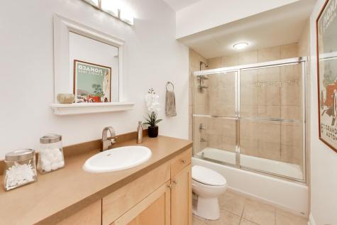 2214 Ash Lane Northbrook IL 60062