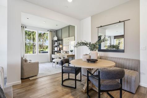 1991 Leiter Way Hoffman Estates IL 60169