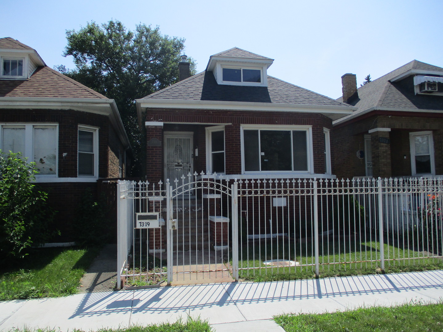 7319 South Claremont Avenue Chicago IL 60636