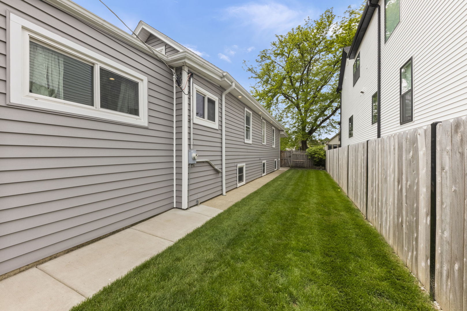 5136 West Winona Street Chicago IL 60630