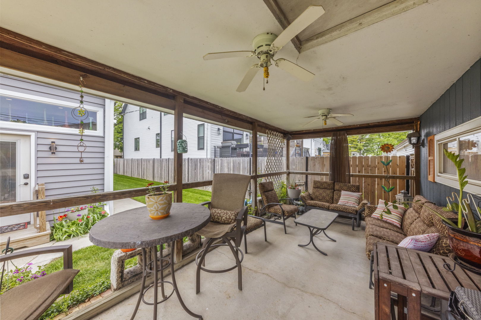 5136 West Winona Street Chicago IL 60630