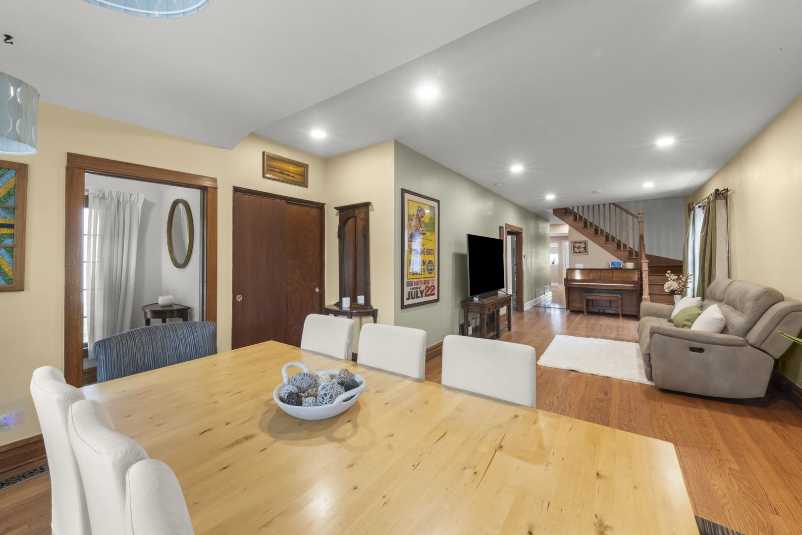 5136 West Winona Street Chicago IL 60630