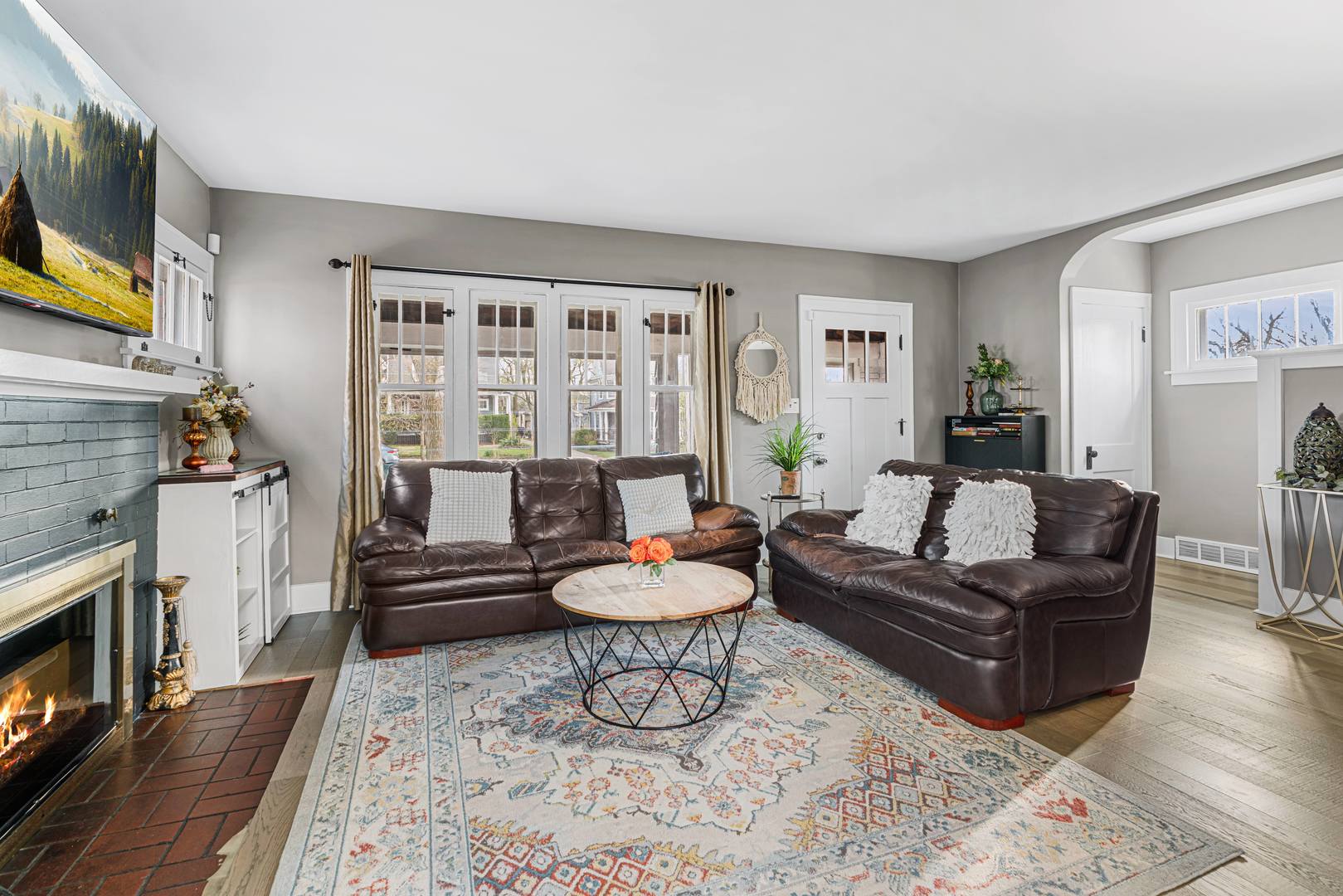 629 West Downer Place Aurora IL 60506