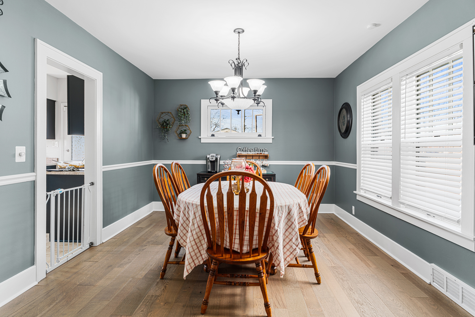 629 West Downer Place Aurora IL 60506