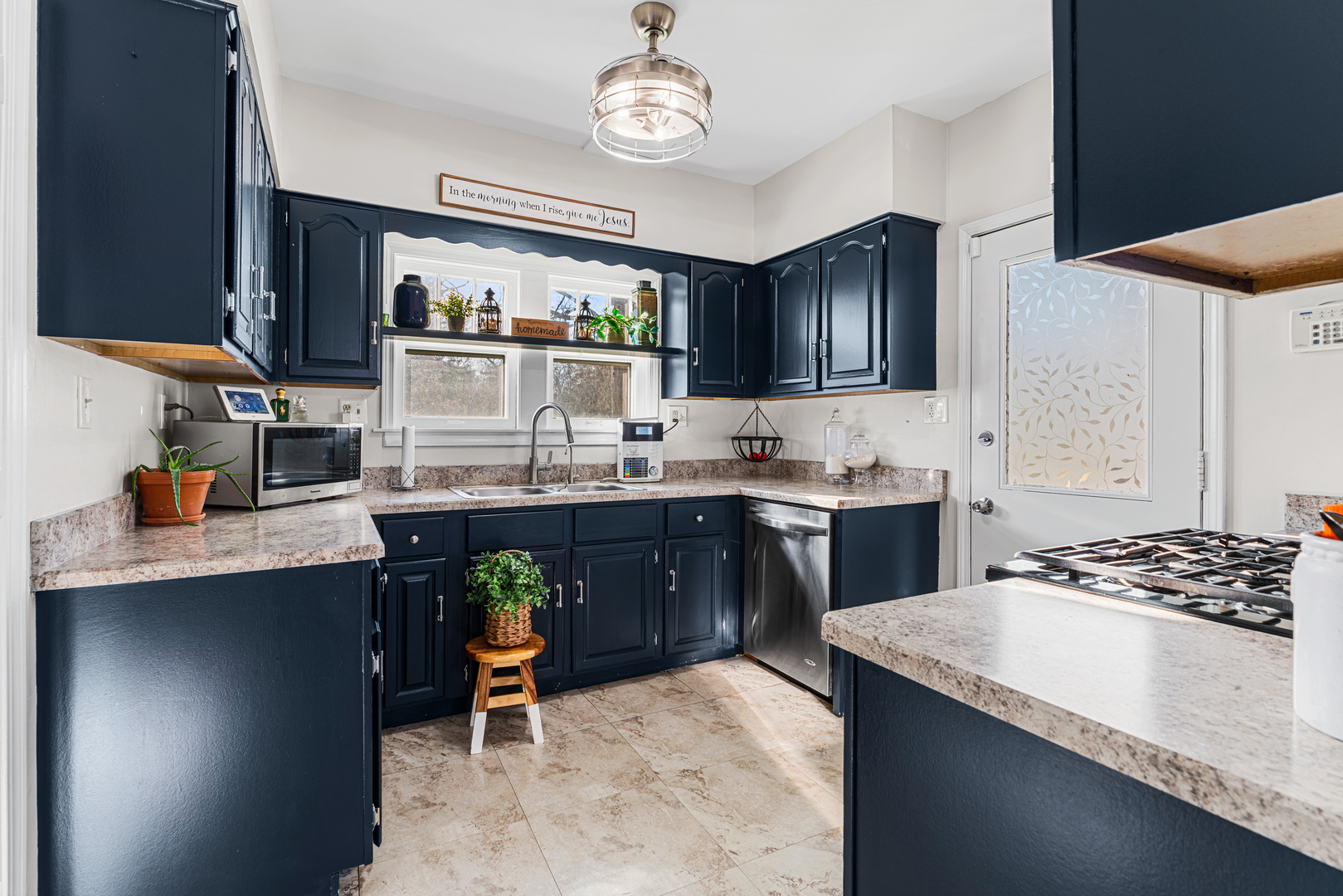 629 West Downer Place Aurora IL 60506