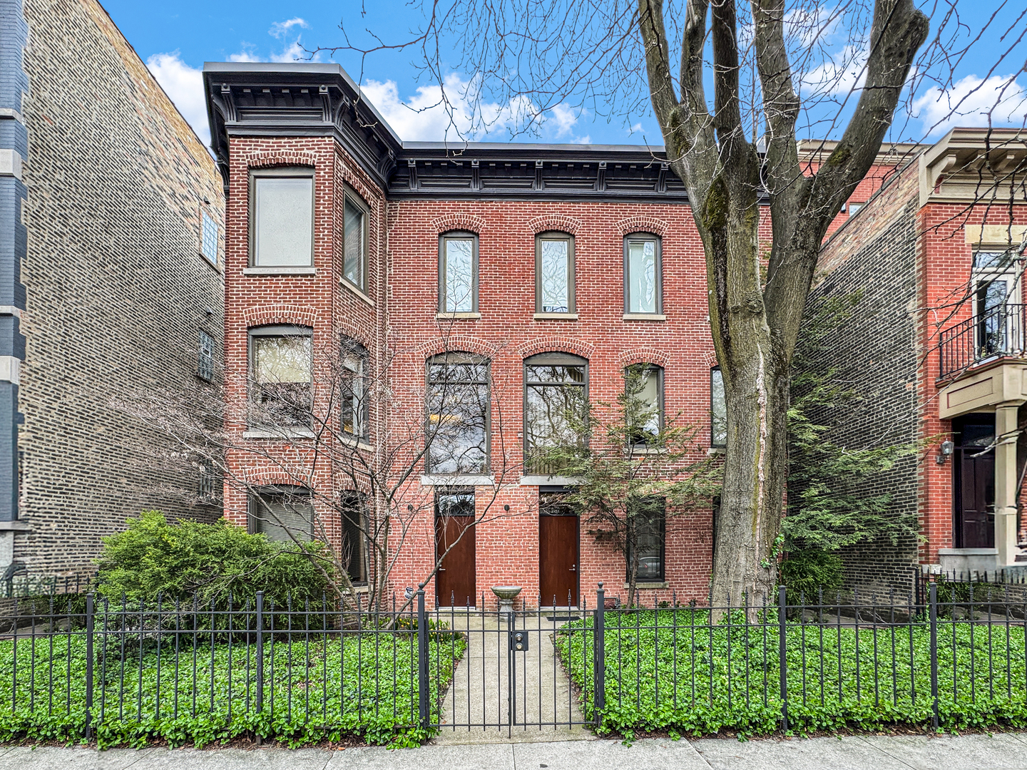 2107 North Dayton Street Chicago IL 60614