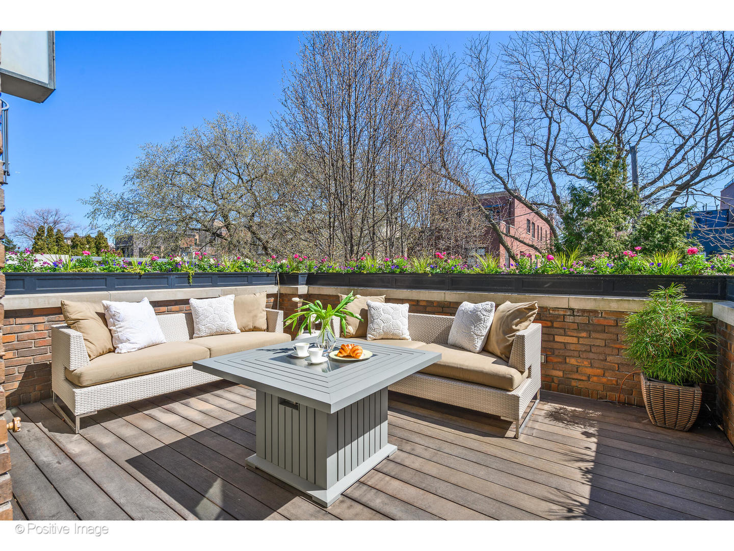 1853 North Burling Street Chicago IL 60614