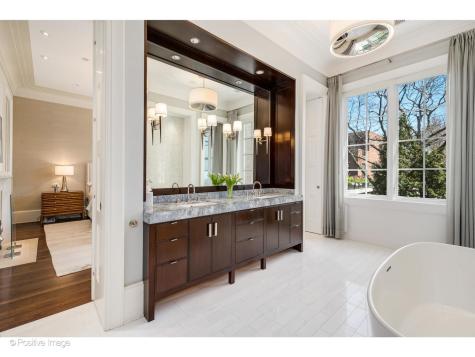 1853 North Burling Street Chicago IL 60614