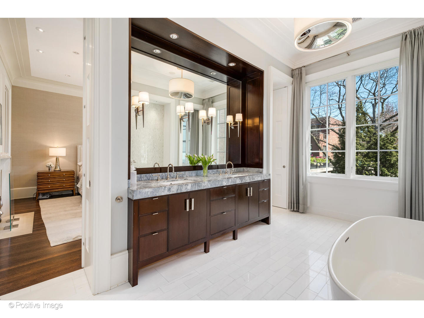 1853 North Burling Street Chicago IL 60614