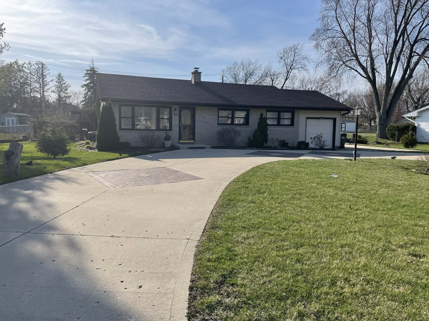 1516 Sunset Drive Schaumburg IL 60193