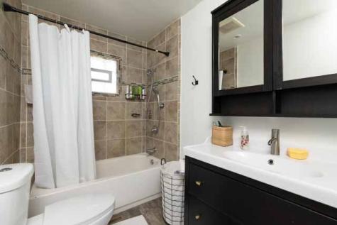 1516 Sunset Drive Schaumburg IL 60193
