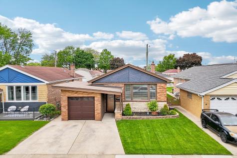5742 South Rutherford Avenue Chicago IL 60638