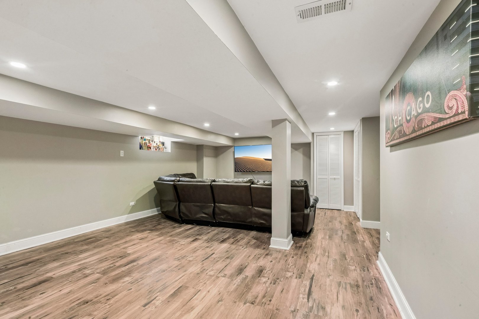5742 South Rutherford Avenue Chicago IL 60638