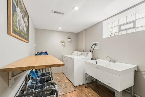 5742 South Rutherford Avenue Chicago IL 60638