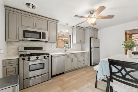 5742 South Rutherford Avenue Chicago IL 60638
