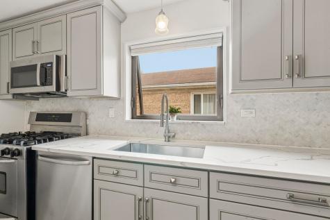 5742 South Rutherford Avenue Chicago IL 60638