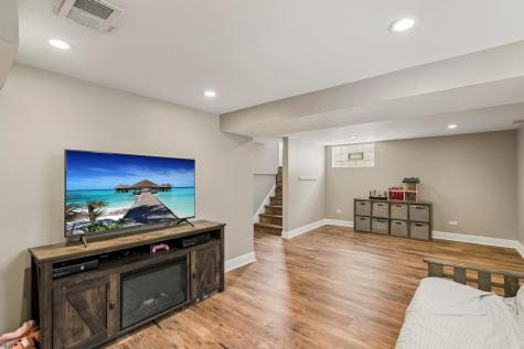 5742 South Rutherford Avenue Chicago IL 60638