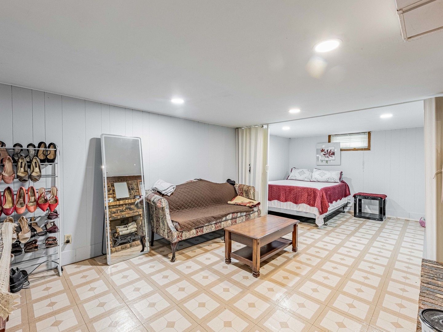 1045 Palace Street Aurora IL 60506