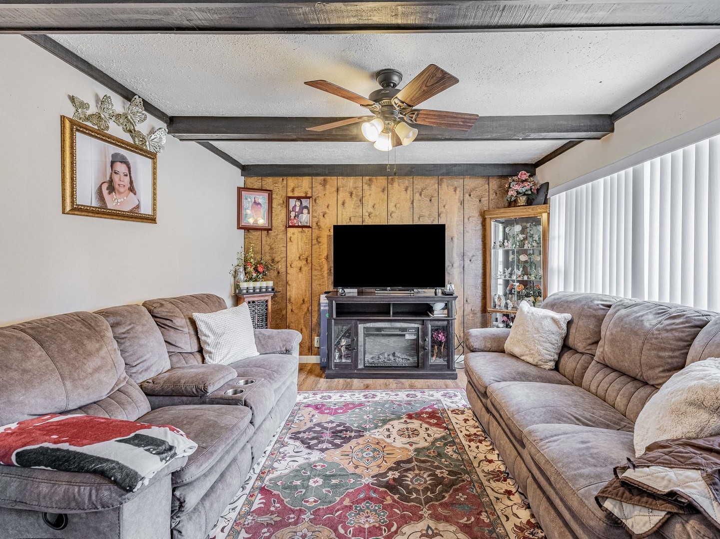 1045 Palace Street Aurora IL 60506