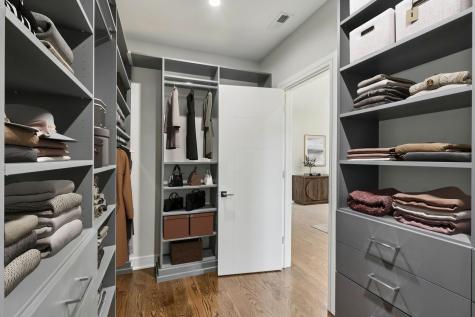 1744 Walnut Circle Northbrook IL 60062
