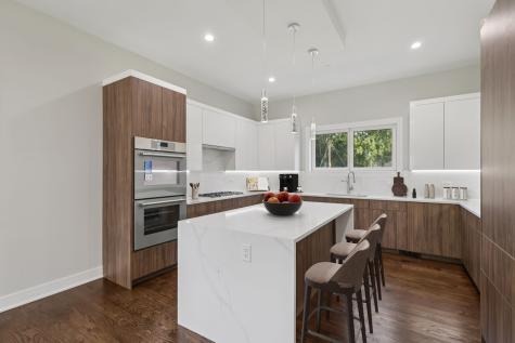 1744 Walnut Circle Northbrook IL 60062