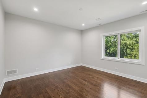 1744 Walnut Circle Northbrook IL 60062