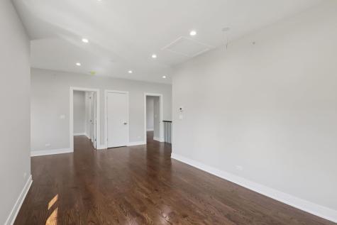 1744 Walnut Circle Northbrook IL 60062