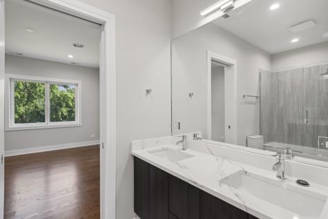 1744 Walnut Circle Northbrook IL 60062