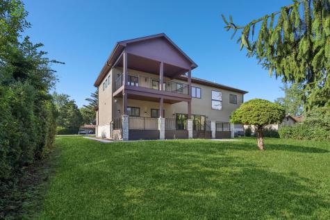 1744 Walnut Circle Northbrook IL 60062
