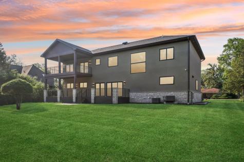 1744 Walnut Circle Northbrook IL 60062