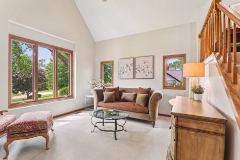 2212 Crystal Way Crystal Lake IL 60012