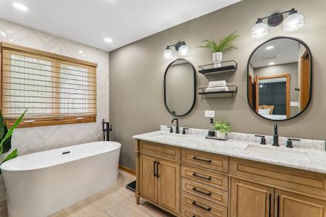 2212 Crystal Way Crystal Lake IL 60012