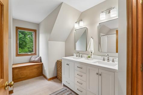 2212 Crystal Way Crystal Lake IL 60012