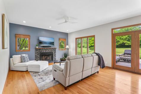 2212 Crystal Way Crystal Lake IL 60012