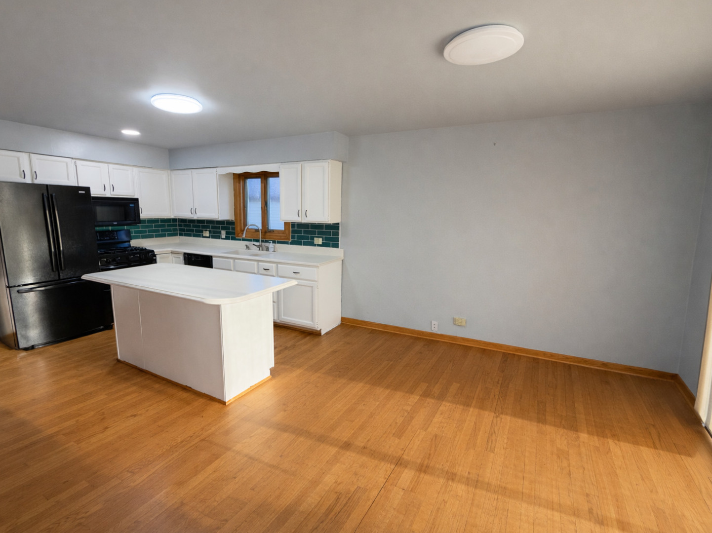 862 Omaha Court Carol Stream IL 60188