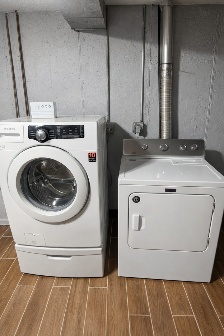 862 Omaha Court Carol Stream IL 60188