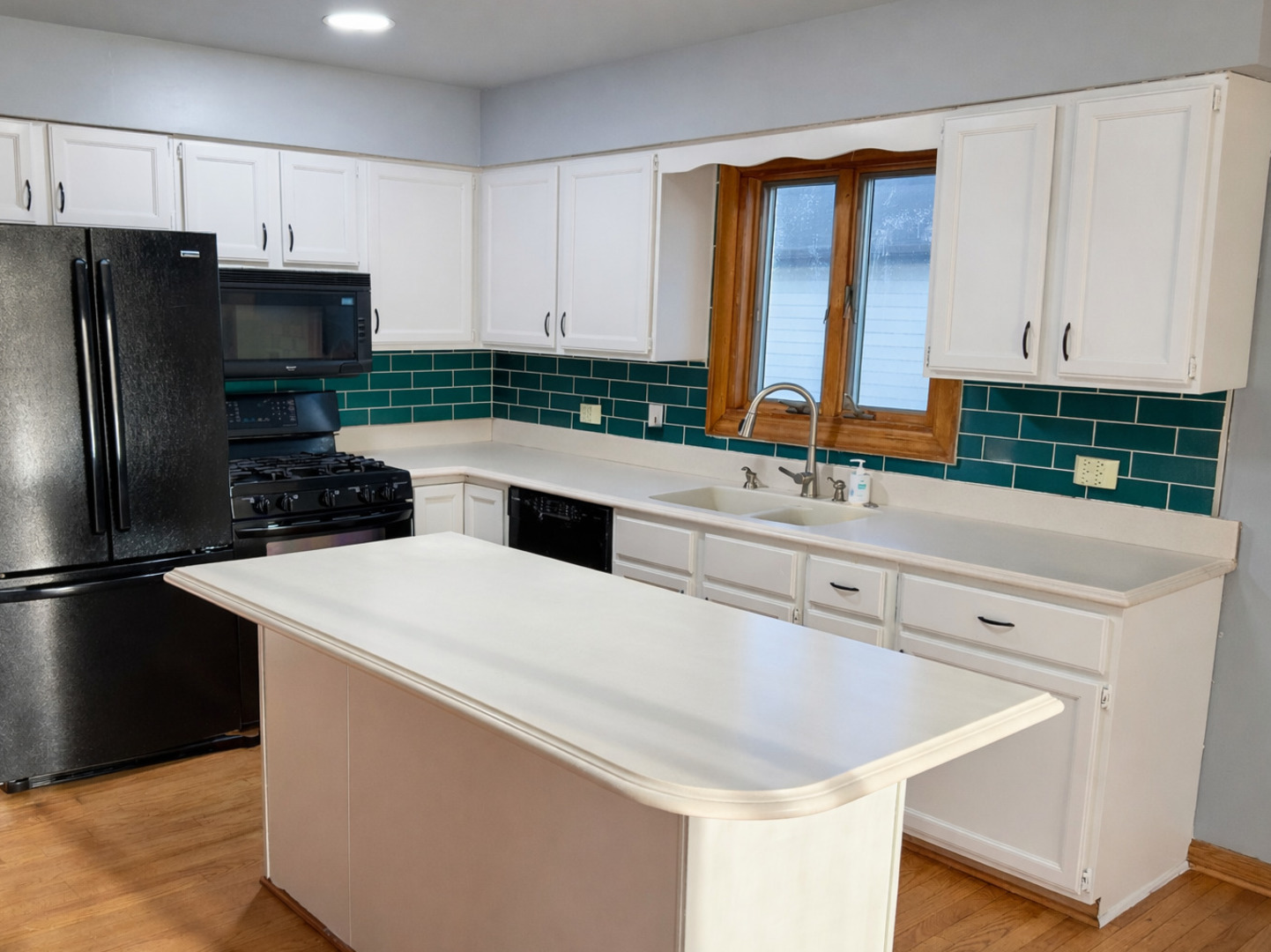 862 Omaha Court Carol Stream IL 60188