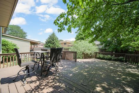 18443 Maple Street Lansing IL 60438