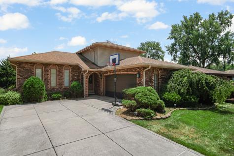 18443 Maple Street Lansing IL 60438