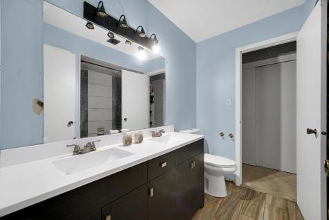 18443 Maple Street Lansing IL 60438